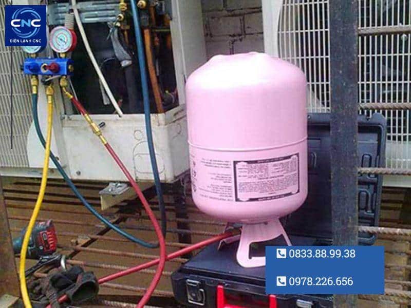 điều hòa không ra nước do hết gas