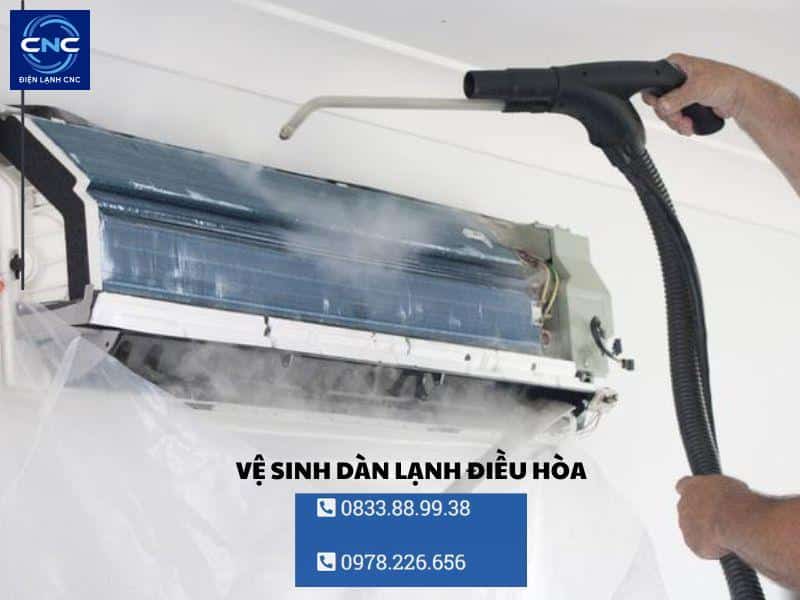 Nguyên nhân và cách khắc phục điều hòa Toshiba không mát 2 vệ sinh dàn lạnh điều hòa