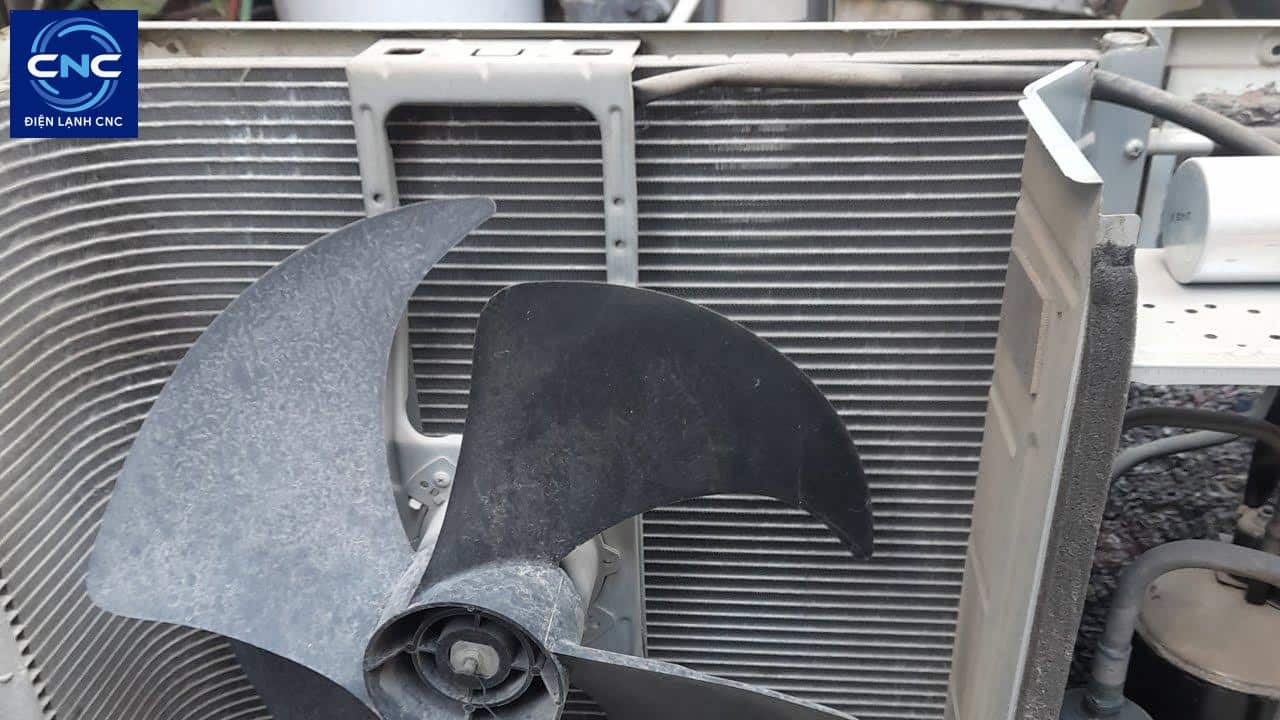 quạt tản nhiệt phía trong điều hòa bị hỏng