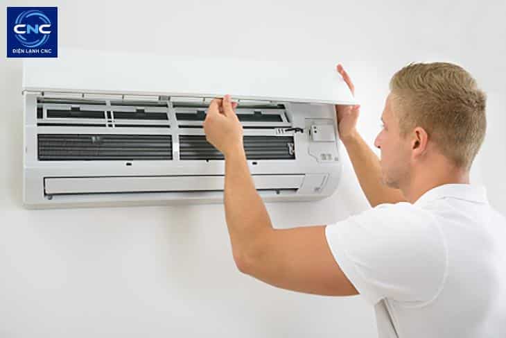 gọi thợ sửa điều hòa bị nhỏ nước