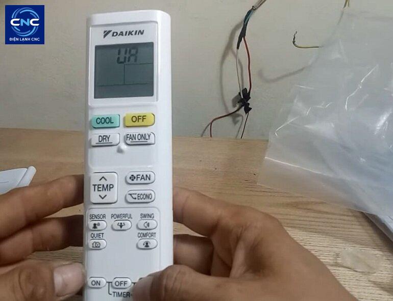 kiểm tra lỗi điều hòa bằng điều khiển